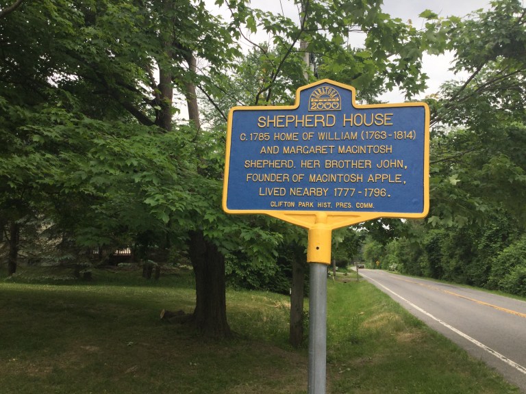 9E5A3585-6B55-4709-BACD-296EACF01EDA